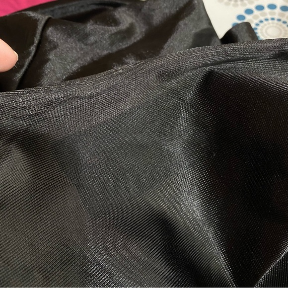 One Way Shiny Black Graduation Robe 5’9”-5’11” - Picture 5 of 5